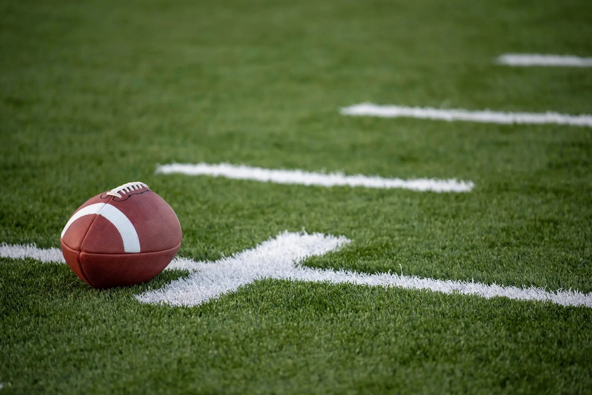 Image of Game Day Sunglasses in Tallahassee: What to Wear for Tailgates and Football Weekends - Sunglass World