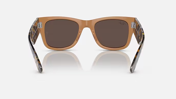 Image of Mega Wayfarer